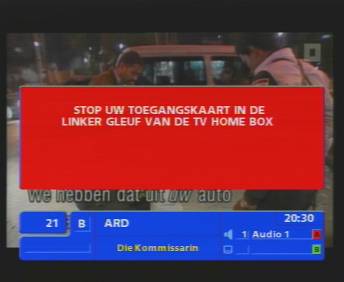 Stop toegangskaart in linker gleuf